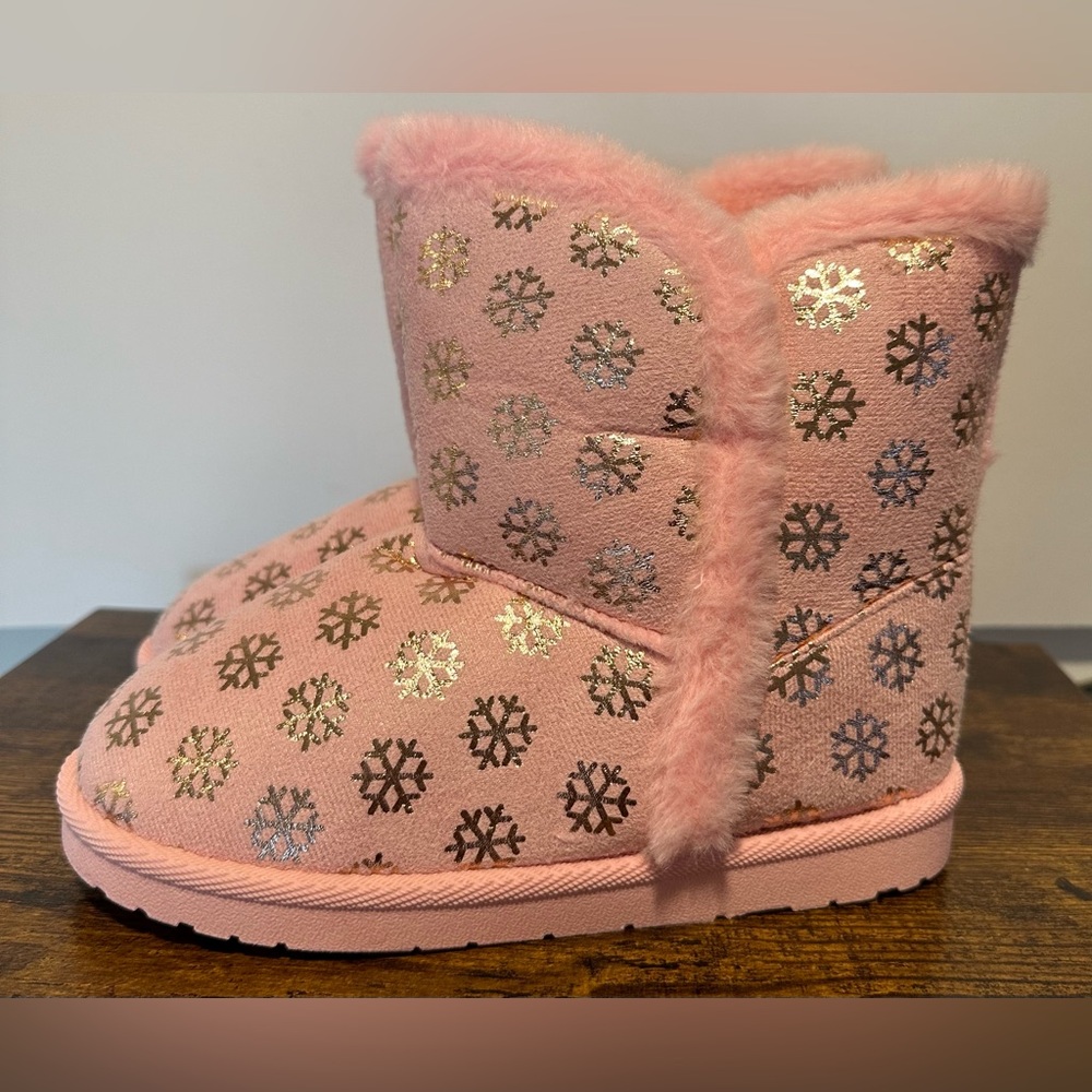 Olivia Miller Girl Pink Snowflake Girls Boots NWT Size Girls 3